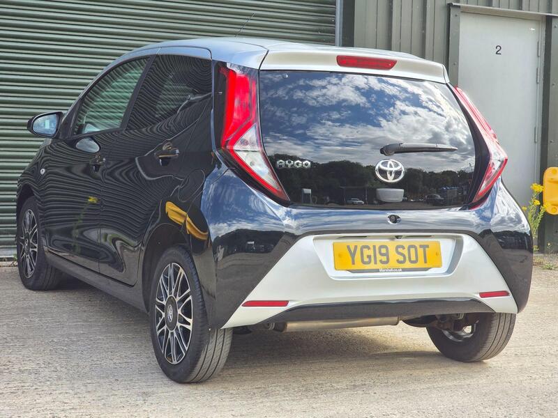 2019 Toyota AYGO 1.0 VVT-i x-clusiv Euro 6 5dr (Safety Sense) interior or exterior view
