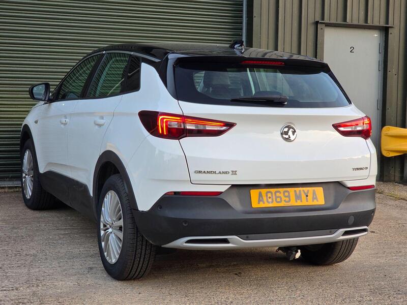 2019 Vauxhall Grandland X 1.5 Turbo D BlueInjection Sport Nav Euro 6 (s/s) 5dr interior or exterior view