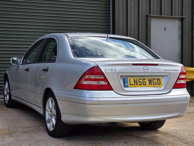 2006 Mercedes-Benz C Class 1.8 C180 Kompressor Classic SE Saloon 4dr Petrol Automatic (193 g/km, 143 bhp) interior or exterior view