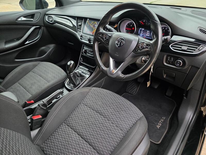 2017 Vauxhall Astra 1.0i Turbo ecoFLEX SRi Nav Euro 6 (s/s) 5dr interior or exterior view