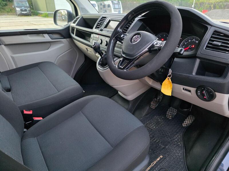 2018 Volkswagen Transporter 2.0 TDI T28 BlueMotion Tech Highline FWD SWB Euro 6 (s/s) 5dr interior or exterior view