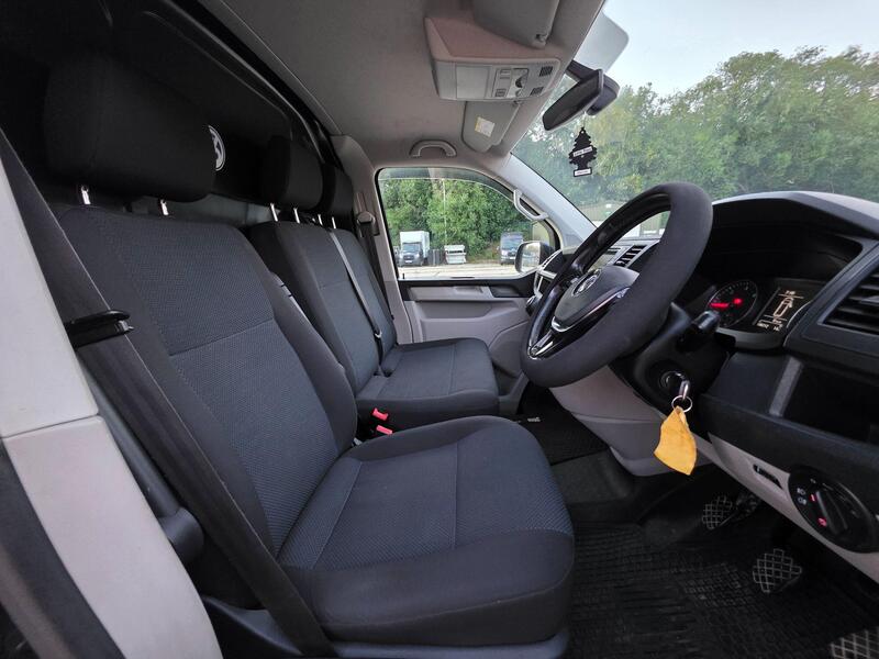 2018 Volkswagen Transporter 2.0 TDI T28 BlueMotion Tech Highline FWD SWB Euro 6 (s/s) 5dr interior or exterior view