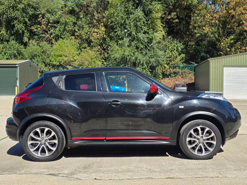 2013 Nissan Juke 1.6 DIG-T Tekna CVT 4WD Euro 5 5dr interior or exterior view