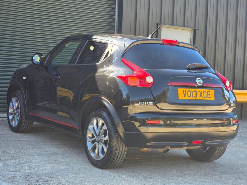 2013 Nissan Juke 1.6 DIG-T Tekna CVT 4WD Euro 5 5dr interior or exterior view