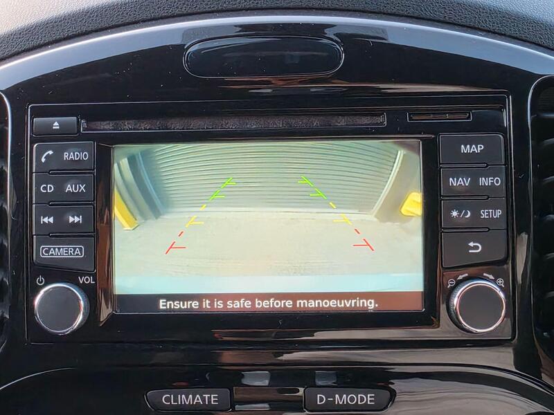 2016 Nissan Juke 1.6 N-Connecta XTRON Euro 6 5dr interior or exterior view
